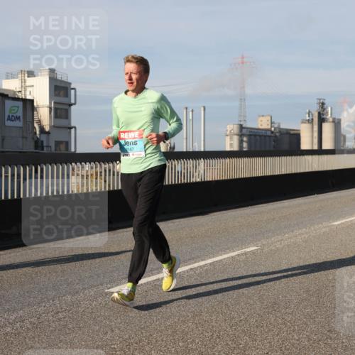 03.10.2025 - Köhlbrandbrückenlauf Lena Gebhardt http://msf.ph/oto/9144775 03.10.2025 10:02:22 Position 2 2167 meine-sportfotos.de