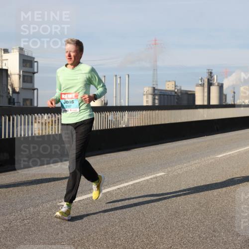 03.10.2025 - Köhlbrandbrückenlauf Lena Gebhardt http://msf.ph/oto/9144777 03.10.2025 10:02:22 Position 2 2167 meine-sportfotos.de