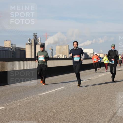 03.10.2025 - Köhlbrandbrückenlauf Lena Gebhardt http://msf.ph/oto/9144795 03.10.2025 10:02:25 Position 2  meine-sportfotos.de