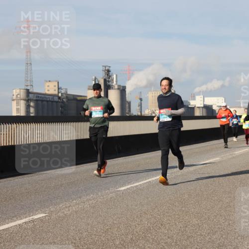 03.10.2025 - Köhlbrandbrückenlauf Lena Gebhardt http://msf.ph/oto/9144803 03.10.2025 10:02:26 Position 2  meine-sportfotos.de