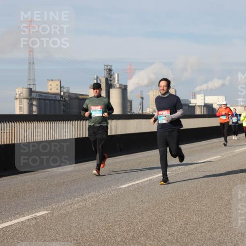 03.10.2025 - Köhlbrandbrückenlauf Lena Gebhardt http://msf.ph/oto/9144807 03.10.2025 10:02:26 Position 2  meine-sportfotos.de