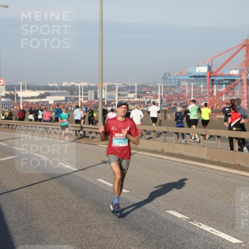 03.10.2025 - Köhlbrandbrückenlauf Yannick Fuchs http://msf.ph/oto/9144825 03.10.2025 08:33:31 Position 2 1035 meine-sportfotos.de