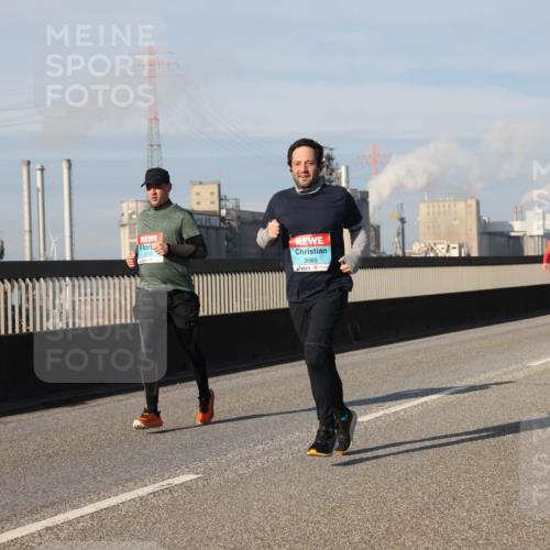 03.10.2025 - Köhlbrandbrückenlauf Lena Gebhardt http://msf.ph/oto/9144831 03.10.2025 10:02:27 Position 2 2210, 3669, 2683 meine-sportfotos.de