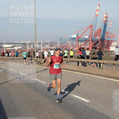 03.10.2025 - Köhlbrandbrückenlauf Yannick Fuchs http://msf.ph/oto/9144834 03.10.2025 08:33:31 Position 2 1035 meine-sportfotos.de