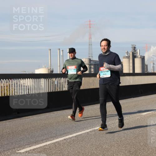 03.10.2025 - Köhlbrandbrückenlauf Lena Gebhardt http://msf.ph/oto/9144841 03.10.2025 10:02:27 Position 2 3669 meine-sportfotos.de