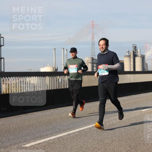 03.10.2025 - Köhlbrandbrückenlauf Lena Gebhardt http://msf.ph/oto/9144845 03.10.2025 10:02:27 Position 2 3669 meine-sportfotos.de
