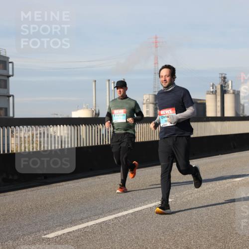 03.10.2025 - Köhlbrandbrückenlauf Lena Gebhardt http://msf.ph/oto/9144847 03.10.2025 10:02:27 Position 2 36 meine-sportfotos.de