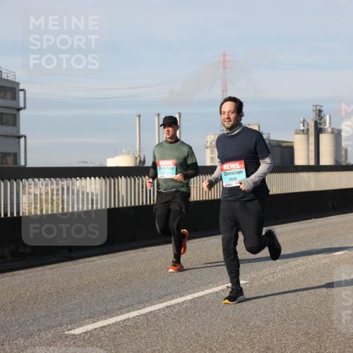 03.10.2025 - Köhlbrandbrückenlauf Lena Gebhardt http://msf.ph/oto/9144849 03.10.2025 10:02:27 Position 2 2210, 3669 meine-sportfotos.de