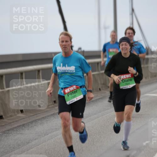 03.10.2025 - Köhlbrandbrückenlauf Jannik Wohlers http://msf.ph/oto/9144854 03.10.2025 15:46:17 Position 1 24, 7585, 7648 meine-sportfotos.de