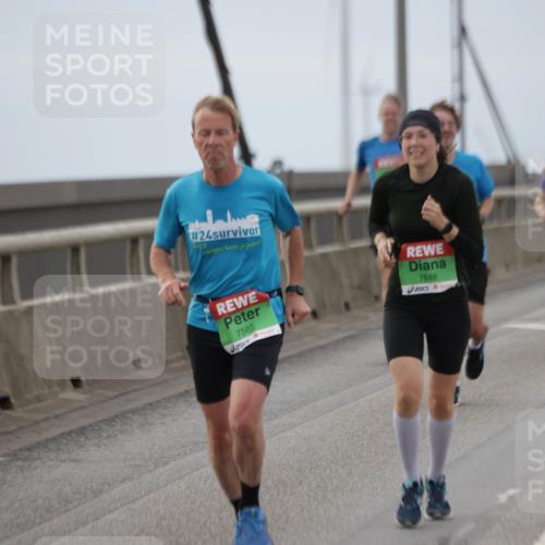 03.10.2025 - Köhlbrandbrückenlauf Jannik Wohlers http://msf.ph/oto/9144858 03.10.2025 15:46:17 Position 1 24, 7585, 7648 meine-sportfotos.de