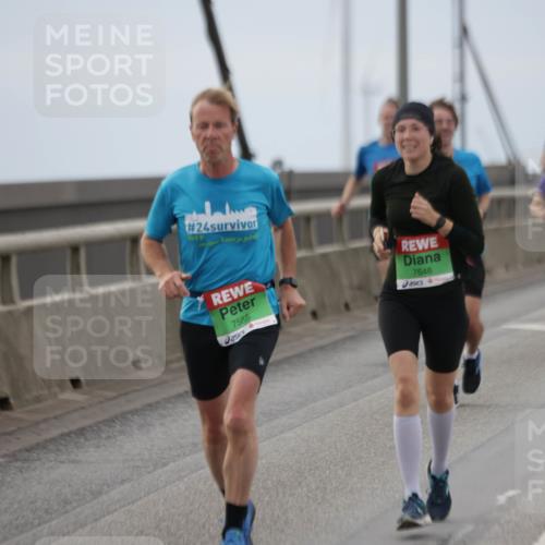 03.10.2025 - Köhlbrandbrückenlauf Jannik Wohlers http://msf.ph/oto/9144860 03.10.2025 15:46:17 Position 1 24, 1017, 7585, 7648 meine-sportfotos.de