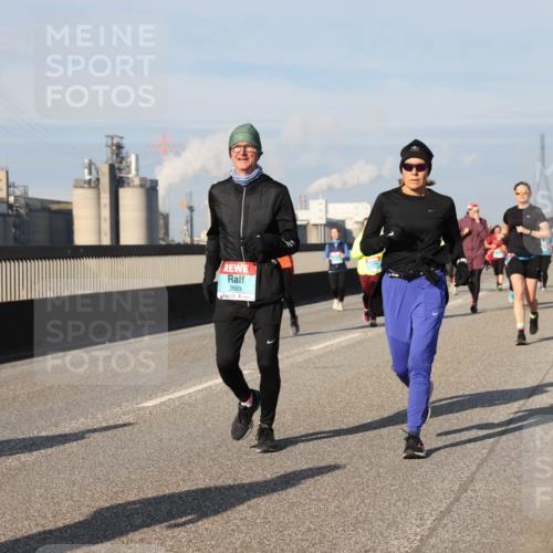 03.10.2025 - Köhlbrandbrückenlauf Lena Gebhardt http://msf.ph/oto/9144865 03.10.2025 10:02:28 Position 2 2683 meine-sportfotos.de