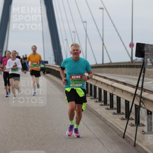 03.10.2025 - Köhlbrandbrückenlauf Jannik Wohlers http://msf.ph/oto/9144869 03.10.2025 15:46:18 Position 1 9542 meine-sportfotos.de