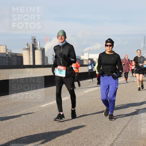 03.10.2025 - Köhlbrandbrückenlauf Lena Gebhardt http://msf.ph/oto/9144870 03.10.2025 10:02:28 Position 2 2683 meine-sportfotos.de