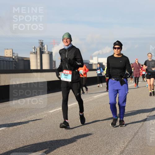 03.10.2025 - Köhlbrandbrückenlauf Lena Gebhardt http://msf.ph/oto/9144873 03.10.2025 10:02:28 Position 2 2683 meine-sportfotos.de