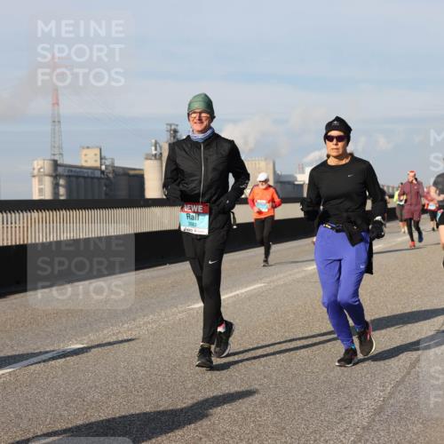 03.10.2025 - Köhlbrandbrückenlauf Lena Gebhardt http://msf.ph/oto/9144879 03.10.2025 10:02:29 Position 2 2683 meine-sportfotos.de