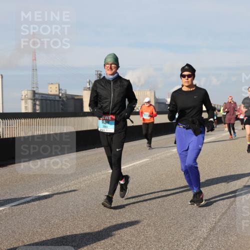 03.10.2025 - Köhlbrandbrückenlauf Lena Gebhardt http://msf.ph/oto/9144883 03.10.2025 10:02:29 Position 2 2683 meine-sportfotos.de