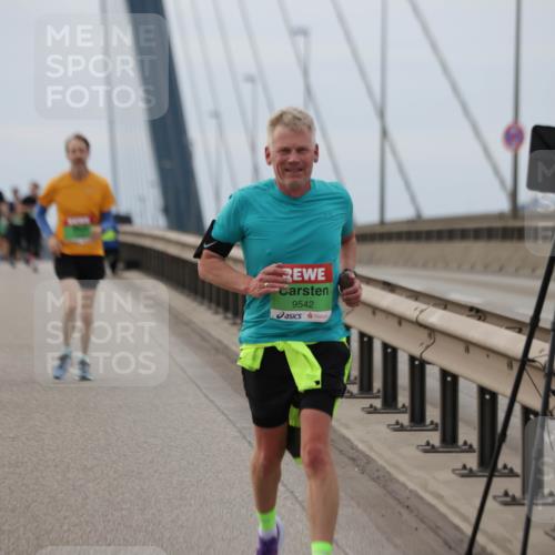 03.10.2025 - Köhlbrandbrückenlauf Jannik Wohlers http://msf.ph/oto/9144888 03.10.2025 15:46:19 Position 1 9542 meine-sportfotos.de