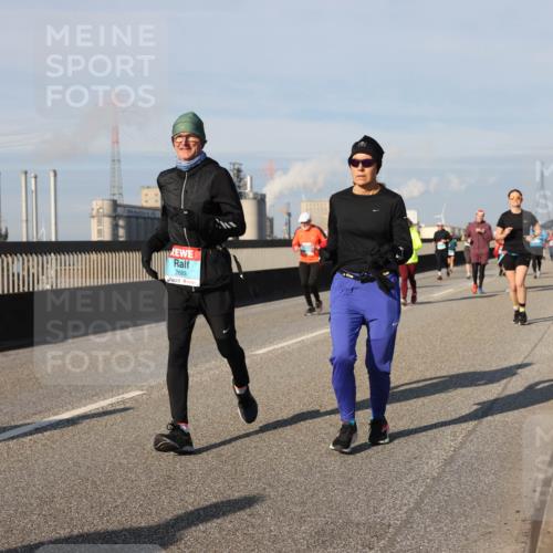 03.10.2025 - Köhlbrandbrückenlauf Lena Gebhardt http://msf.ph/oto/9144890 03.10.2025 10:02:29 Position 2 2683 meine-sportfotos.de