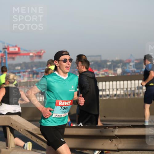 03.10.2025 - Köhlbrandbrückenlauf Yannick Fuchs http://msf.ph/oto/9144892 03.10.2025 08:33:40 Position 2 1268 meine-sportfotos.de