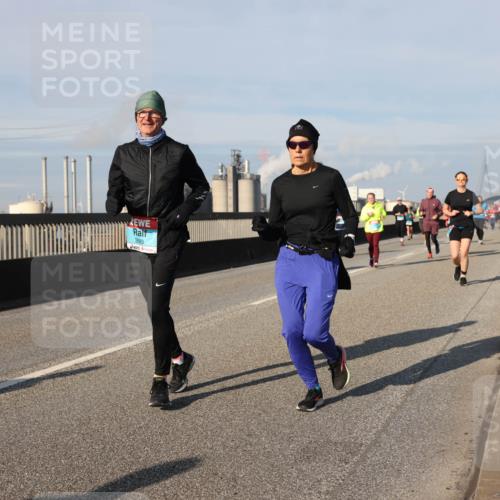 03.10.2025 - Köhlbrandbrückenlauf Lena Gebhardt http://msf.ph/oto/9144895 03.10.2025 10:02:29 Position 2 2683 meine-sportfotos.de
