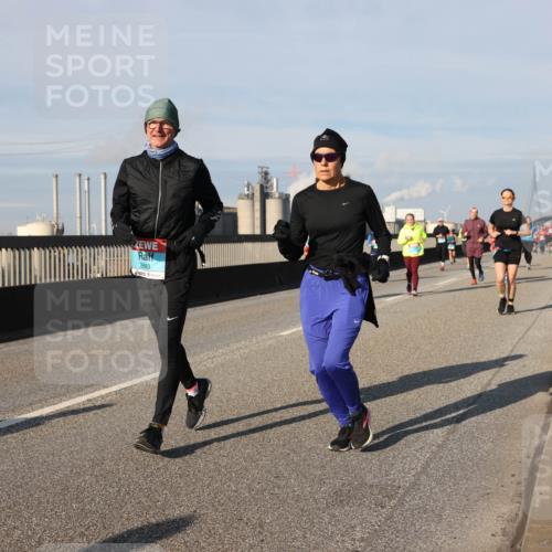 03.10.2025 - Köhlbrandbrückenlauf Lena Gebhardt http://msf.ph/oto/9144897 03.10.2025 10:02:30 Position 2 2683 meine-sportfotos.de