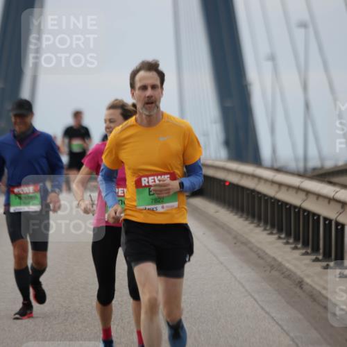 03.10.2025 - Köhlbrandbrückenlauf Jannik Wohlers http://msf.ph/oto/9144941 03.10.2025 15:46:21 Position 1 7822 meine-sportfotos.de