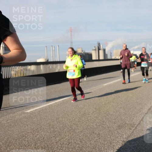 03.10.2025 - Köhlbrandbrückenlauf Lena Gebhardt http://msf.ph/oto/9144971 03.10.2025 10:02:34 Position 2  meine-sportfotos.de