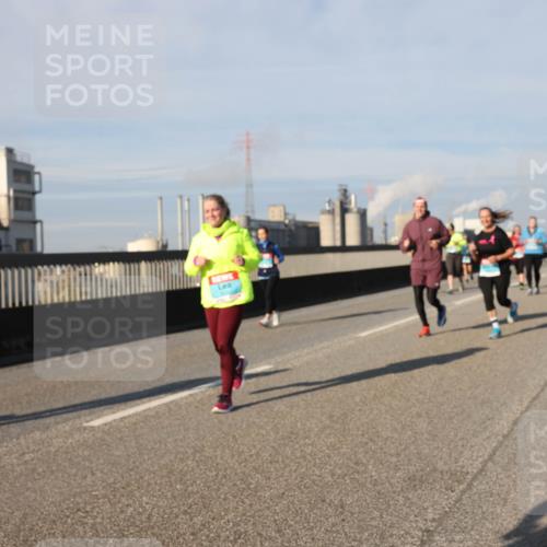 03.10.2025 - Köhlbrandbrückenlauf Lena Gebhardt http://msf.ph/oto/9144973 03.10.2025 10:02:34 Position 2  meine-sportfotos.de