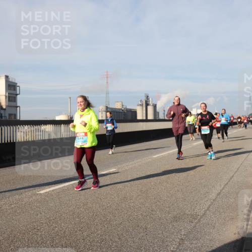 03.10.2025 - Köhlbrandbrückenlauf Lena Gebhardt http://msf.ph/oto/9144983 03.10.2025 10:02:34 Position 2  meine-sportfotos.de