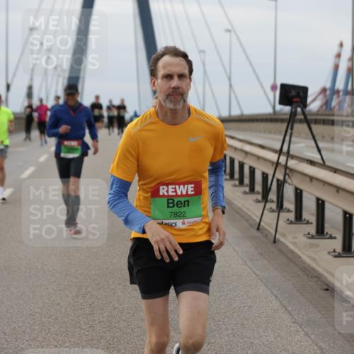 03.10.2025 - Köhlbrandbrückenlauf Jannik Wohlers http://msf.ph/oto/9144985 03.10.2025 15:46:24 Position 1 7822 meine-sportfotos.de