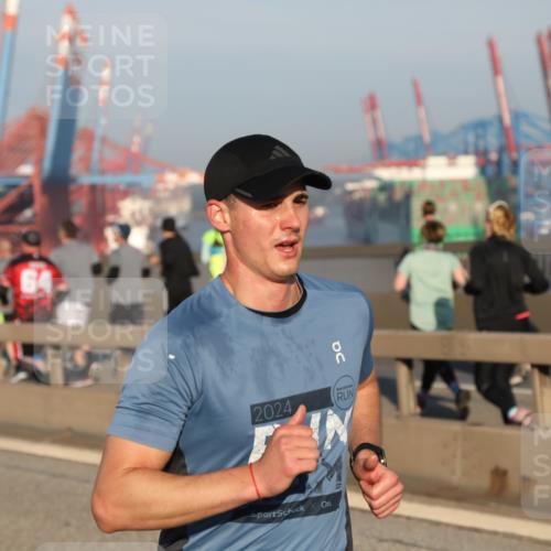 03.10.2025 - Köhlbrandbrückenlauf Yannick Fuchs http://msf.ph/oto/9144986 03.10.2025 08:33:56 Position 2 2024 meine-sportfotos.de