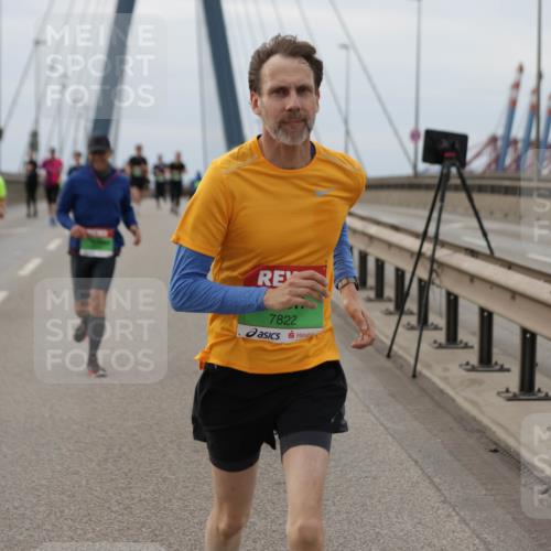 03.10.2025 - Köhlbrandbrückenlauf Jannik Wohlers http://msf.ph/oto/9144989 03.10.2025 15:46:24 Position 1 7822 meine-sportfotos.de