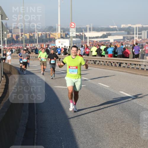 03.10.2025 - Köhlbrandbrückenlauf Yannick Fuchs http://msf.ph/oto/9144990 03.10.2025 08:34:02 Position 2 3841, 64 meine-sportfotos.de