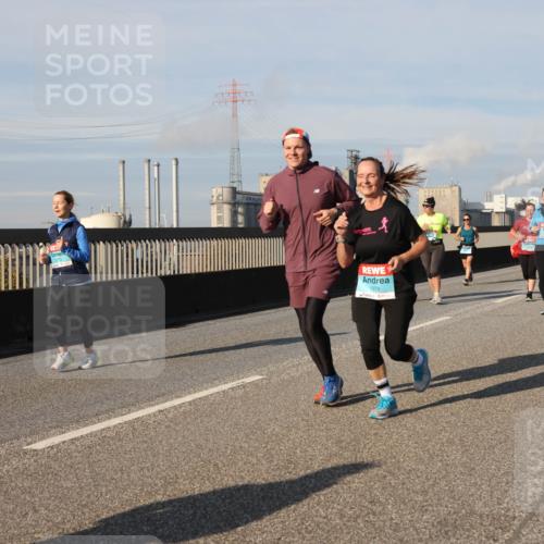 03.10.2025 - Köhlbrandbrückenlauf Lena Gebhardt http://msf.ph/oto/9145004 03.10.2025 10:02:35 Position 2 1978 meine-sportfotos.de