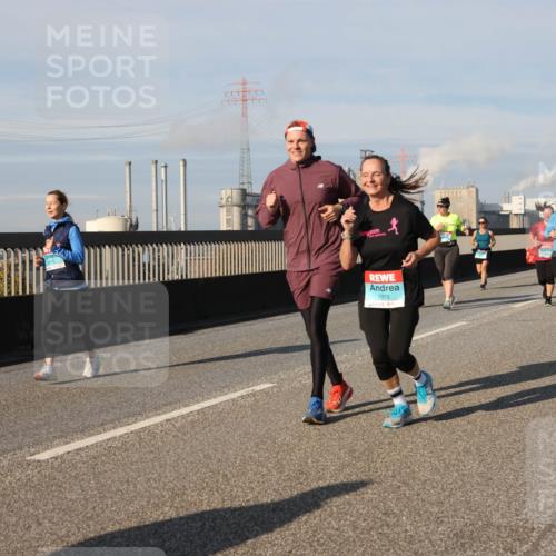 03.10.2025 - Köhlbrandbrückenlauf Lena Gebhardt http://msf.ph/oto/9145008 03.10.2025 10:02:36 Position 2 1978 meine-sportfotos.de