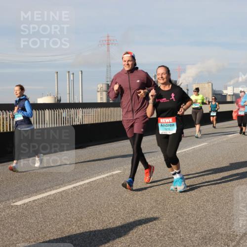 03.10.2025 - Köhlbrandbrückenlauf Lena Gebhardt http://msf.ph/oto/9145012 03.10.2025 10:02:36 Position 2 1978 meine-sportfotos.de