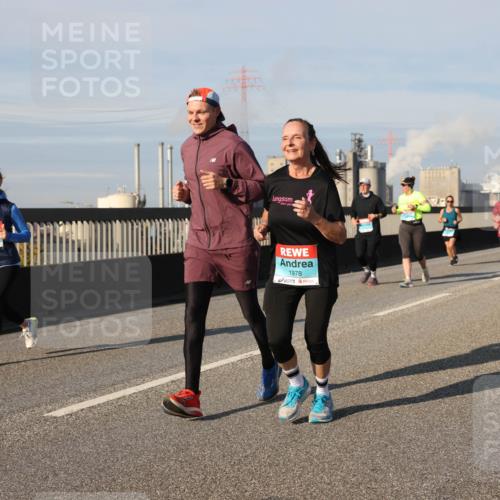 03.10.2025 - Köhlbrandbrückenlauf Lena Gebhardt http://msf.ph/oto/9145020 03.10.2025 10:02:36 Position 2 3170, 1978 meine-sportfotos.de