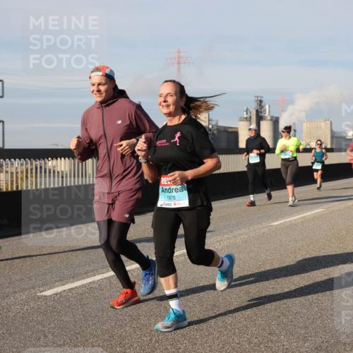 03.10.2025 - Köhlbrandbrückenlauf Lena Gebhardt http://msf.ph/oto/9145026 03.10.2025 10:02:36 Position 2 1978 meine-sportfotos.de