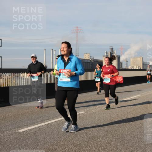 03.10.2025 - Köhlbrandbrückenlauf Lena Gebhardt http://msf.ph/oto/9145045 03.10.2025 10:02:39 Position 2 2315 meine-sportfotos.de