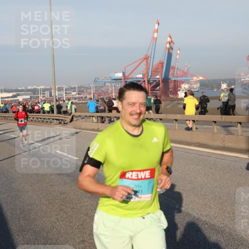 03.10.2025 - Köhlbrandbrückenlauf Yannick Fuchs http://msf.ph/oto/9145054 03.10.2025 08:34:06 Position 2  meine-sportfotos.de