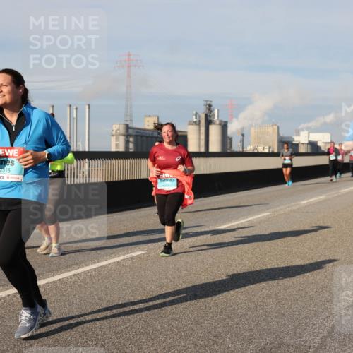 03.10.2025 - Köhlbrandbrückenlauf Lena Gebhardt http://msf.ph/oto/9145056 03.10.2025 10:02:39 Position 2 2315, 664 meine-sportfotos.de