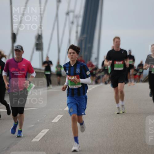 03.10.2025 - Köhlbrandbrückenlauf Jannik Wohlers http://msf.ph/oto/9145067 03.10.2025 15:46:29 Position 1 8153 meine-sportfotos.de