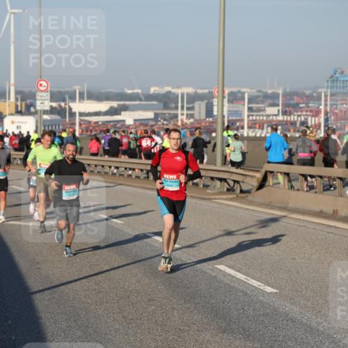 03.10.2025 - Köhlbrandbrückenlauf Yannick Fuchs http://msf.ph/oto/9145068 03.10.2025 08:34:07 Position 2 3490 meine-sportfotos.de