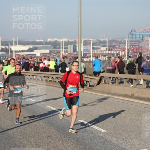 03.10.2025 - Köhlbrandbrückenlauf Yannick Fuchs http://msf.ph/oto/9145081 03.10.2025 08:34:08 Position 2 490 meine-sportfotos.de