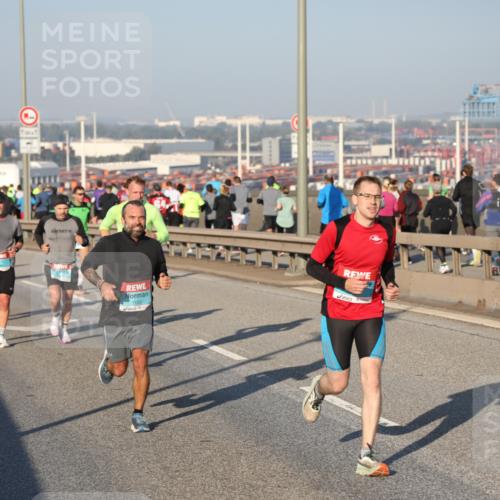 03.10.2025 - Köhlbrandbrückenlauf Yannick Fuchs http://msf.ph/oto/9145089 03.10.2025 08:34:08 Position 2 3193 meine-sportfotos.de