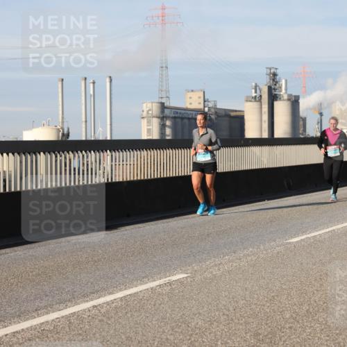 03.10.2025 - Köhlbrandbrückenlauf Lena Gebhardt http://msf.ph/oto/9145106 03.10.2025 10:02:44 Position 2  meine-sportfotos.de