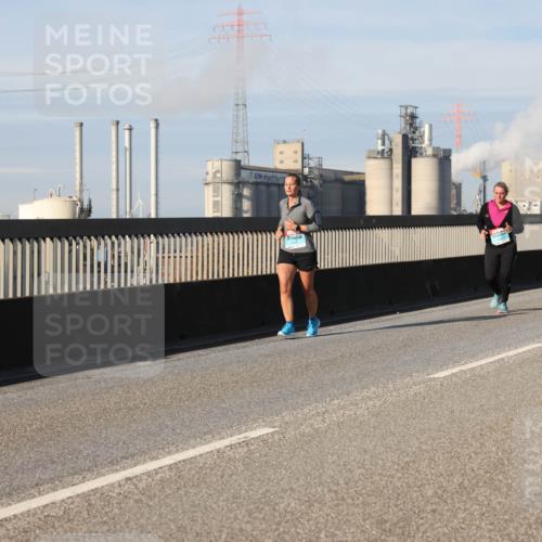 03.10.2025 - Köhlbrandbrückenlauf Lena Gebhardt http://msf.ph/oto/9145109 03.10.2025 10:02:44 Position 2  meine-sportfotos.de