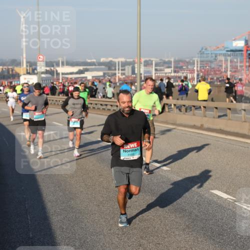 03.10.2025 - Köhlbrandbrückenlauf Yannick Fuchs http://msf.ph/oto/9145115 03.10.2025 08:34:10 Position 2 3193 meine-sportfotos.de