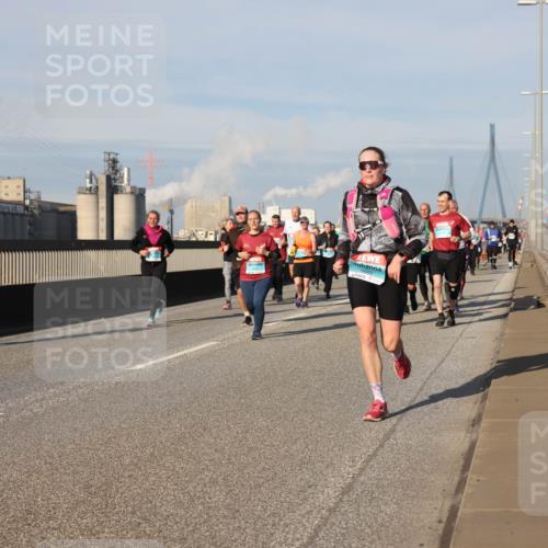 03.10.2025 - Köhlbrandbrückenlauf Lena Gebhardt http://msf.ph/oto/9145116 03.10.2025 10:02:45 Position 2  meine-sportfotos.de